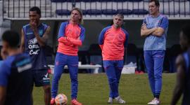 El entrenador de la Selección de Ecuador, Sebastián Beccacece, en un entrenamiento de la Tri previo al juego con Brasil.