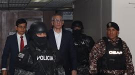 Jorge Glas ingresa a la Corte Nacional del Justicia para la audiencia de Juzgamiento del caso Reconstrucción de Manabí este viernes 6 de junio del 2025.