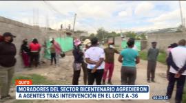 Un enfrentamiento se registró en Calderón, en el norte de Quito cuando la Secretaría de Seguridad intentó intervenir el lote A-36.
Vía: Nathalie Jiménez