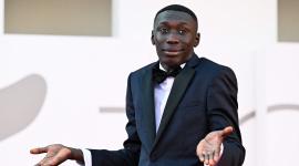 El tiktoker senegalés logró crear una gran comunidad virtual sin pronunciar ni una sola palabra.