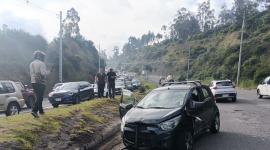 Un siniestro de tránsito se registró la tarde de este martes 10 de junio del 2025, en la avenida Simón Bolívar, en Quito