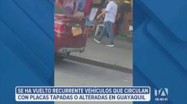 En Guayaquil, cada vez son más los conductores que alteran o tapan sus placas para evitar ser identificados. La Agencia de Tránsito Municipal ya ha sancionado a más de 500 conductores en lo que va del año. 

Vía: Macarena Larrea
