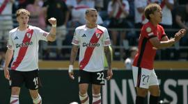 River Plate festeja uno de los tres goles en el debut del Mundial de Clubes.