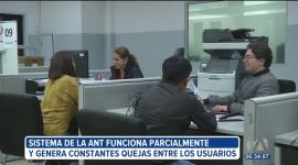 El sistema de la Agencia Nacional de Tránsito funciona parcialmente, algunos servicios siguen con fallas, según la entidad. Mientras tanto, los usuarios continúan reportando quejas e inquietudes.
Un reportaje de Juan Miguel Rodríguez