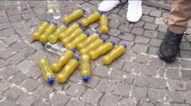 La Agencia Metropolitana de Control incautó 65 litros de licor sin registro sanitario en Quito. Papelerías, sastrerías y panaderías se dedicaban al expendio de estos productos.

Un reportaje de Nathalie Jiménez
