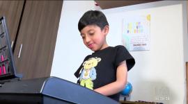 Emanuel es un niño que padece de distrofia muscular de Duchenne y necesita adquirir un medicamento que cuesta más de tres millones de dólares.
Un reportaje de Brigette Mancheno