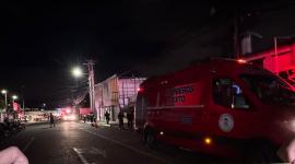 Explosión frente a un local en el norte de Quito este jueves 19 de junio del 2025.