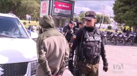 Durante un operativo, la Policía aprehendió a un menor de 15 años que portaba droga, presuntamente para su comercialización, en el parque La Carolina. 

Un reportaje de María Gracia Chacón