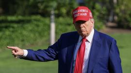 El presidente Donal Trump pidió mantener bajos los precios del petróleo para "no hacerle juego al enemigo".