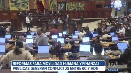 Las reformas en temas de movilidad humana y finanzas públicas, incluidas de última hora en la Ley de Integridad Pública, enfrentaron en el pleno de la Asamblea al correísmo y al partido de gobierno.
Un reportaje de Karen Haro