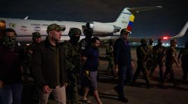 Alias 'Fito' llega a la base aérea Simón Bolívar en Guayaquil tras su recaptura en Manta.