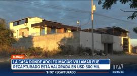 Adolfo Macías Villamar, alias Fito, fue encontrado en una casa valorada en medio millón de dólares. El inmueble cuenta con búnker, piscina, gimnasio, mesa de billar y lujosos acabados.

Un reportaje de Catalina García
