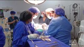 Médicos del Hospital de la Policía Nacional en Quito, extrajeron un raro tumor de más de 11 centímetros. La paciente se recupera con éxito.

Un reportaje de Brigette Mancheno