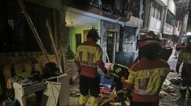 Una pared de una vivienda se vino abajo tras una deflagración de gas en Solanda, en el sur de Quito.