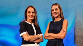 Milagros León y Natalia Regge, presentadoras de De Año en Año, el nuevo programa de Teleamazonas