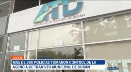 La Policía allanó seis dependencias municipales de Durán, entre ellas la Agencia de Tránsito, en un megaoperativo encabezado por el Ministerio del Interior.
Un reportaje de Ricardo Alcívar