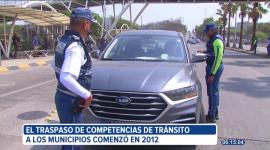Las agencias de tránsito, cuyas competencias asumieron los municipios desde 2012, han captado el interés de distintos sectores, incluso del crimen organizado.
Un reportaje de Carlos Sacoto