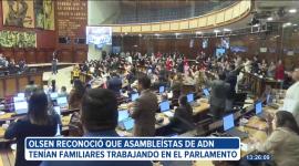Once familiares de asambleístas ya dejaron sus puestos de trabajo en las últimas 24 horas, según informó el presidente Niels Olsen. Al menos 40 funcionarios están en la lista.

Un reportaje de Lucía Clavijo