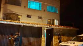 La Policía Nacional realizó tres allanamientos en Quito la madrugada de este miércoles 9 de julio del 2025.