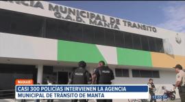 El Gobierno intervino la Agencia Municipal de Tránsito de Manta, tras detectarse la influencia de la banda criminal Los Choneros. Los servicios en esta dependencia quedan suspendidos por 30 días.
Un reportaje de Ericka Vera