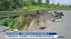 Entre baches profundos y tramos inestables, la vía E20 en el trayecto Quinindé - Esmeraldas evidencia un deterioro alarmante. Los daños afectan a miles de viajeros.

Un reportaje de Sofía Weir