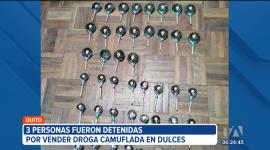 Tres personas fueron detenidas tras un operativo en el centro-norte de Quito. La Policía asegura que los sospechosos vendían droga escondida en caramelos.
Un reportaje de Brigette Mancheno