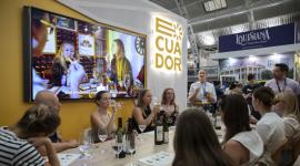 Degustación de vino y chocolate en el stand de Ecuador en el festival gastronómico de National Geographic, este sábado 19 de julio de 2025, en Londres.