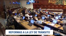 Que los radares sirvan solo para prevenir y no para sancionar, así como modernizar los sistemas de turnos y revisión vehicular, es parte de un paquete de reformas a la Ley de Tránsito.
Un reportaje de Karen Haro