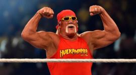 Hulk Hogan en el ring de la WWE previo a su enfrentamiento.