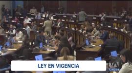 La normativa señala que las transacciones en efectivo a partir de los 10 000 dólares están prohibidas y se crea un Consejo Nacional para la lucha contra este delito.
Un reportaje de Lucía Clavijo