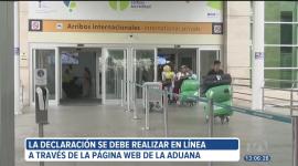Entró en vigencia la presentación del formulario de registro aduanero para los viajeros y tripulantes que ingresen o salgan del país con bienes valorados en 10 000 dólares o más.
Un reportaje de Bernarda Cevallos