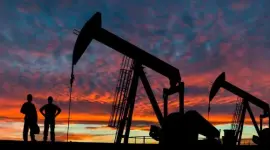 Los precios del petróleo prolongaron su alza después de que Trump acortara el plazo a Putin para el fin de la guerra en Ucrania.