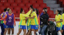 Encuentro entre Brasil vs.Uruguay por la Copa América Femenina en el estadio Rodrigo Paz.
