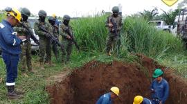 Personal militar ejecutando operaciones de seguridad hidrocarburífera en Santo Domingo.