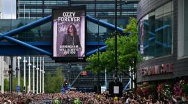 Dolorosa despedida de Ozzy Osbourne en su natal Birmingham, Reino Unido.