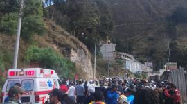Trágico accidente deja dos fallecidos y tres heridos en la Vuelta Automovilística al Ecuador en Tungurahua, Sector de Aguajan a 15 km de la ciudad de Ambato.