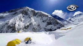 Subir al Everest va más allá de la cima; es un viaje de resistencia, trabajo en equipo y autodescubrimiento. Patricio Arévalo y Alberto Astudillo comparten sus experiencias en el trayecto y el verdadero significado del triunfo en la montaña más alta del mundo.