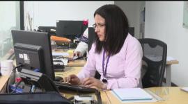 El programa Jóvenes en Acción abrirá, este martes, las inscripciones para 80 mil pasantías remuneradas en instituciones públicas. Hasta el momento, el enlace de inscripción no está disponible.
Un reportaje de Bernarda Cevallos