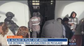 El alcalde de Pujilí, José Alcides Arroyo, fue detenido esta madrugada por denuncias de peculado, en el marco del caso Ornato Municipal. 17 personas más fueron detenidas tras allanamientos en 20 domicilios.

Un reportaje de Juan Pablo Toro
