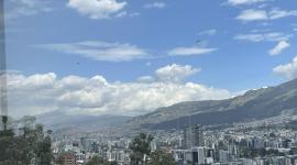 El sobrevuelo de helicópteros militares en el cielo de Quito captó la atención de los habitantes de la capital