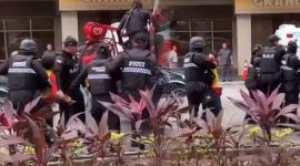 Dos vendedores de helados fueron retirados de las calles de Guayaquil en medio de un operativo municipal.