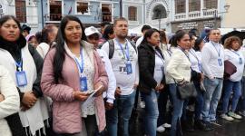 La AMC desplegó 550 ciudadanos infractores para el programa trabajo comunitario en el Festival de las luces en Quito.