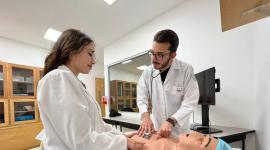 Estudiantes de Medicina de la PUCE de Ecuador.
