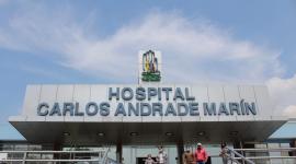 Médicos del Hospital Carlos Andrade Marín son parte de los que se terminan el contrato este 14 de agosto del 2025.