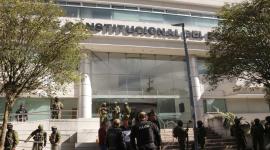 Fuerte resguardo militar y policial en la marcha anunciada  por el  presidente Daniel Noboa   en protesta contra la suspensión provisional de artículos clave de tres leyes impulsadas por el Ejecutivo.