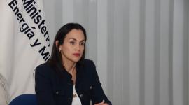 Ministra de Energía Inés Manzano pidió rectificar titular a diario Expreso en Ecuador .
