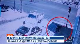 Un motociclista resultó herido tras un siniestro de tránsito en la av. Galo Plaza Lasso, en el norte de Quito. Mientras la víctima estaba tendida en el asfalto, un hombre robó su billetera. 

Un reportaje de Juan Miguel Rodríguez