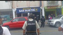 El empresario Edgar Aguayo fue víctima de un ataque armado al interior de una de sus farmacias en el centro de Esmeraldas.