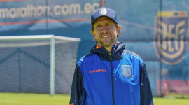 Juan Carlos Burbano en una entrevista en el complejo de la Federación Ecuatoriana de Fútbol.
