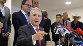 Álvaro Uribe fue condenado arraesto domiciliario por un caso de sobornos.